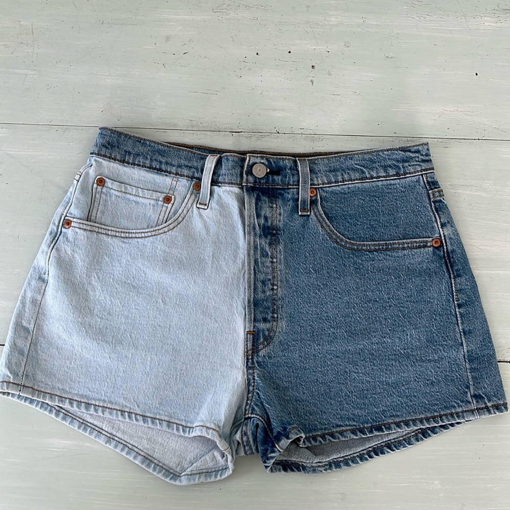 Levi’s 501 denim shorts size 29 two-tone